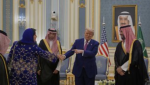 D. Trumpas Rijade / Alex Brandon / AP