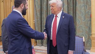 Ahmedas al Sharaa ir Donaldas Trumpas / Saudi Royal Palace / AP