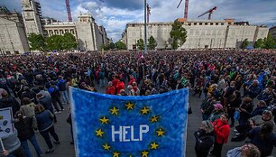 Protestas prie&scaron; įstatymą Budape&scaron;te / FERENC ISZA / AFP