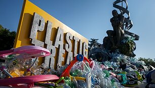 Plastiko tar&scaron;a / FABRICE COFFRINI / AFP