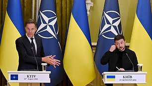 Markas Rutte spaudos konferencijoje su V. Zelenskiu / SERGEI SUPINSKY / AFP