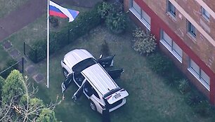 Automobilis prie Rusijos konsulato Sidnėjuje /  / AP
