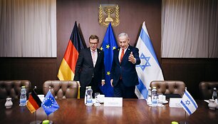 Johannas Wadephulis ir Benjaminas Netanyahu / Felix Zahn / picture alliance / AA/photothek.de