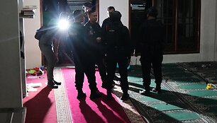 Sprogimai Indonezijoje esančioje mokyklos mečetėje /  / AP