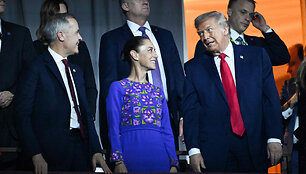 Donaldas Trumpas su Marku Carney ir Claudia Sheinbaum / MANDEL NGAN / AFP