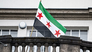 Sirijos vėliava Berlyne / Fabian Sommer / dpa/picture-alliance