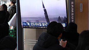 &Scaron;iaurės Korėjos balistinės raketos paleidimas / JUNG YEON-JE / AFP