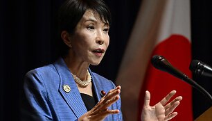 S. Takaichi / JUNG YEON-JE / AFP