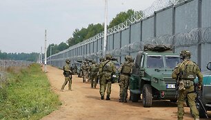 Lenkijos pasieniečiai / JANEK SKARZYNSKI / AFP