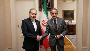 Abbasas Araghchi su Rafaeliu Grossi / - / AFP