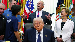  / AP
