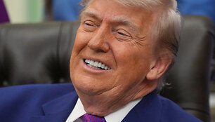  / AP