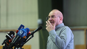 Mohammadas Bagheras Ghalibafas / Majid Asgaripour / via REUTERS