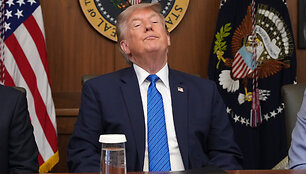  / AP
