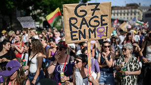 Protestas &Scaron;veicarijoje prie&scaron; G7 derybas / FABRICE COFFRINI / AFP