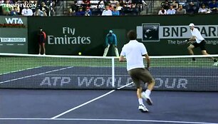 VIDEO kadras: Novakas Džokovičius žengė į &bdquo;BNP Paribas Open&ldquo; turnyro pusfinalį