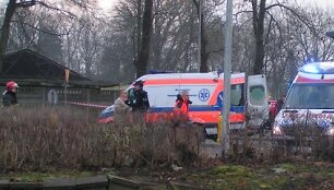 Po kraupios avarijos BMW apvirto