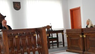 Teisėjui P.Borkovskiui su V.Kisieliūtė &scaron;įryt nebuvo lengva.