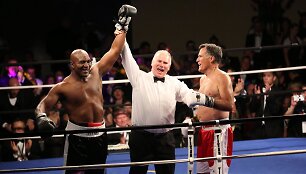 Evanderio Holyfieldo ir Mitto Romney kova