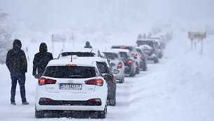 Pūga Kroatijoje paralyžiavo eismą