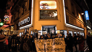 Briuselyje protestuotojai užpuolė R.Polanskio filmą rodžiusius kino teatrus