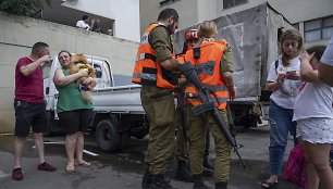 „Hamas“ raketomis atakavo Tel Avivą