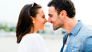10 paprastų elgesio būdų, kurie santykius padarys stipresnius nei bet kada