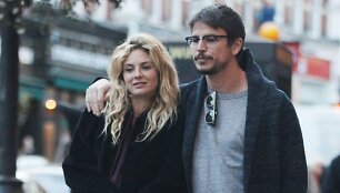Joshas Hartnettas ir Tamsin Egerton