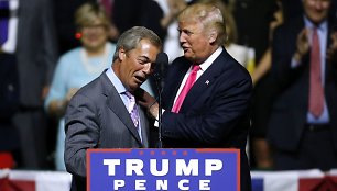 Nigelas Farage'as dalyvavo respublikonų kandidato į JAV prezidentus Donaldo Trumpo kampanijos renginyje Misisipės valstijoje