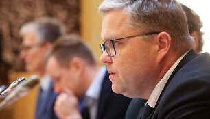 Lietuvos banko vadovas Vitas Vasiliauskas susitinka su opozicijos atstovais