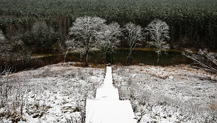 Lengva sniego paklotė apdengė Neries regioninį parką