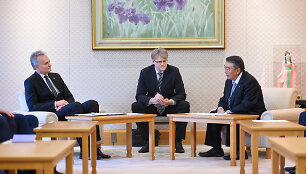 Prezidentas Gitanas Nausėda ir Japonijos Parlamento Atstovų rūmų pirmininkas Tadamoriu Oshima