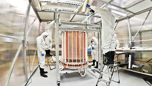 XENON1T projekto &scaron;irdis &ndash; ksenono kamera