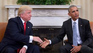 Donaldas Trumpas ir Barackas Obama Baltuosiuose Rūmuose