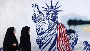 Grafiti ant buvusios JAV ambasados sienos Teherane