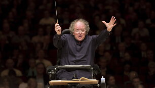 Jamesas Levine'as