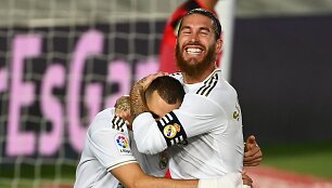 Karimas Benzema ir Sergio Ramosas triumfuoja