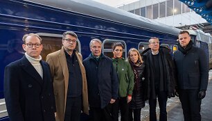Lietuvos, Estijos, Islandijos, Latvijos, Norvegijos, Suomijos ir &Scaron;vedijos užsienio reikalų ministrai Ukrainoje