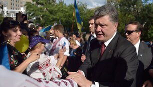 Ukrainos prezidentas Petro Poro&scaron;enka susitiko su Ukrainą palaikančiais žmonėmis Va&scaron;ingtone 