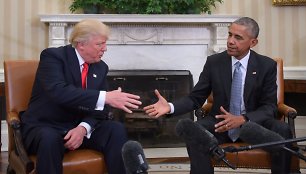 Donaldas Trumpas ir Barackas Obama Baltuosiuose Rūmuose