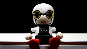 &bdquo;Toyota&ldquo; ketina pasiūlyti rinkoje puodelio dydžio &scaron;nekantį robotą vardu &bdquo;Kirobo Mini&ldquo;