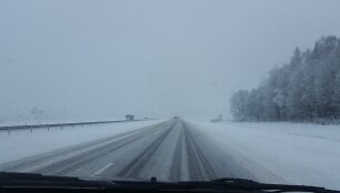 Automagistralėje eismo sąlygos &ndash; itin sudėtingos.