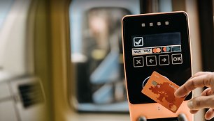 Klaipėdos autobusuose atsiskaityti už keliones jau galima ir bekontakte kortele