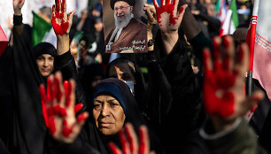 Dalis Irano žmonių sveikina naują ajatolą