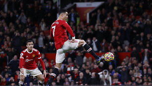 Cristiano Ronaldo mu&scaron;a įvartį.
