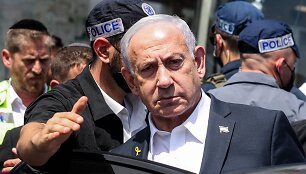 Benjaminas Netanyahu  / RONEN ZVULUN / AFP
