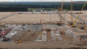 Berlyne intensyviai statoma &bdquo;Gigafactory 4&ldquo; gamykla