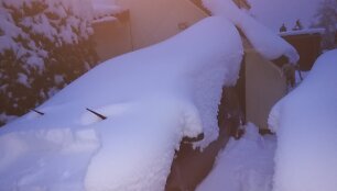 Apsnigtas automobilis: Skaitytojo Arūno S. nuotr.