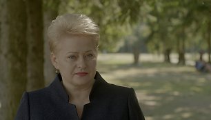 Prezidentė D. Grybauskaitė (kadras iš N. Medutytės filmo „Siena – tarp Rytų ir Vakarų“)