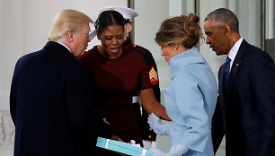 Donaldas Trumpas, Michelle Obama, Melania Trump ir Barackas Obama